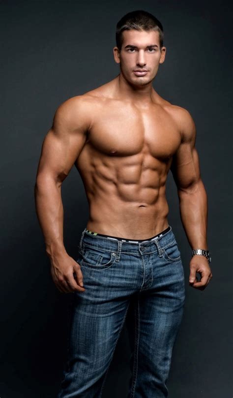 cuerpo musculoso hombre